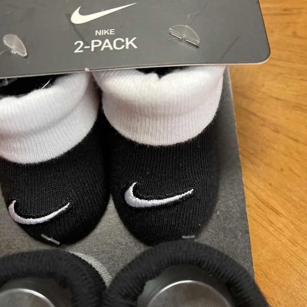 Nike Booties Crib Shoes Socks Baby Boy SZ Newborn 0/6 Mo Grey Black White NWT - Picture 6 of 6